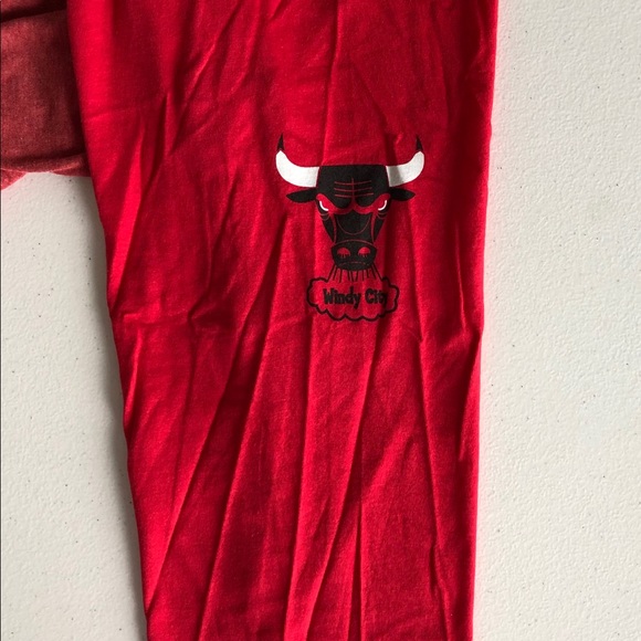 Chicago Bulls Men’s 3/4 Sleeve Shirt - Picture 5 of 6